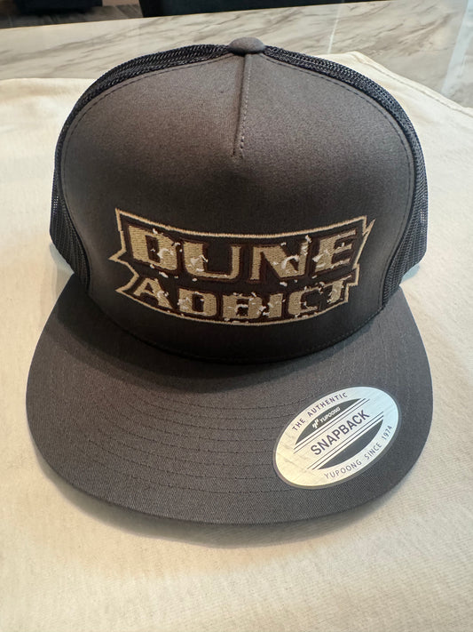 DUNE ADDICT SNAPBACK FLAT BILL TRUCKER HAT